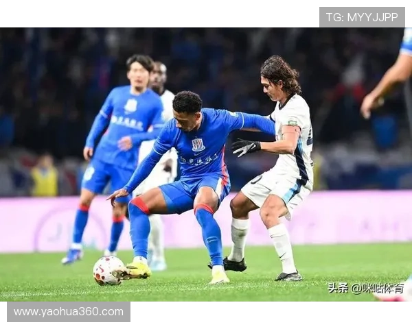 申花中场防守被动,节奏失控问题逐步显现 申花中场防守被动,节奏失控问题逐步显现