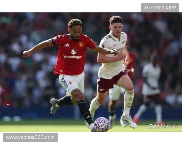 曼联进攻瘫痪,问题不在锋线而在中场推进彻底断链 曼联进攻瘫痪,问题不在锋线而在中场推进彻底断链