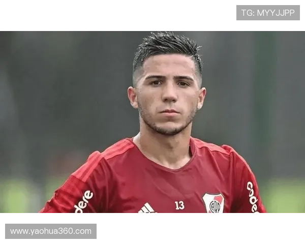 恩佐·费尔南德斯家里冰箱贴都是训练计划表